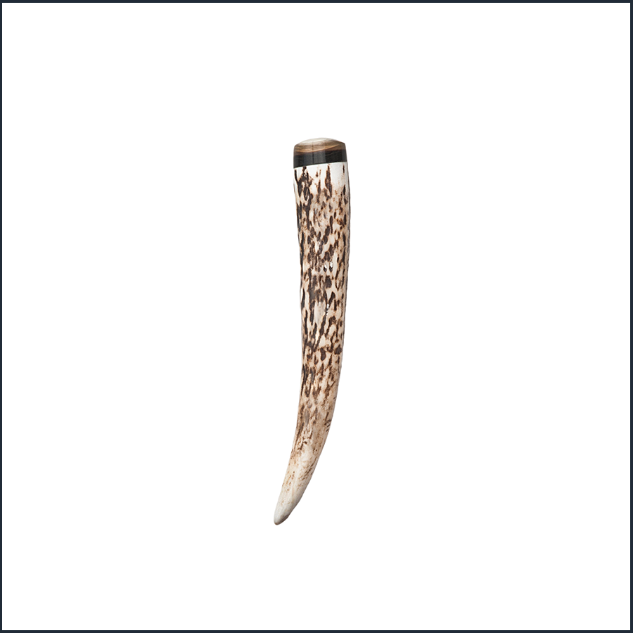 Stag horn Antler with Oxhorn cap kilt pin
